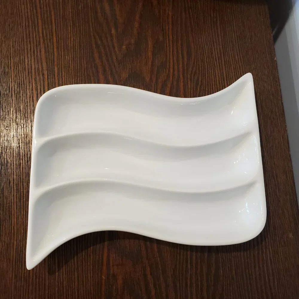 Crate & Barrel White Porcelain Wave Appetizer Olive Cracker Plate Tray Dish 7
